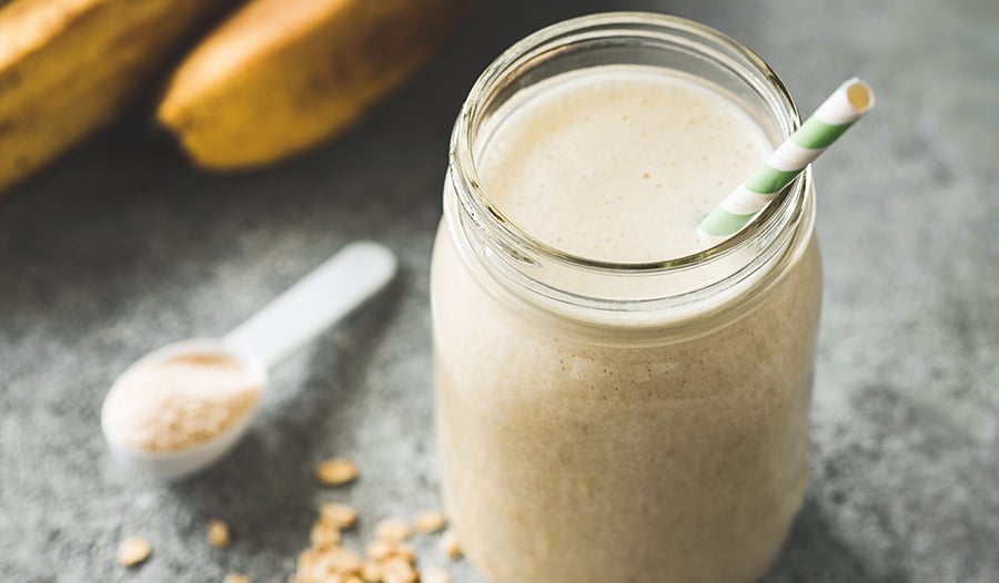 5 Health Benefits of Oats + A Protein Oatmeal Smoothie Recipe