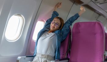 Voler sans douleur : Exercices en avion pour combattre les désagréments du voyage