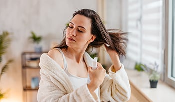 Cuatro beneficios de la biotina en aerosol para el cabello