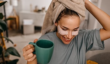 咖啡萃取因子可能具有防御氧化及舒緩炎性反應等護膚效用