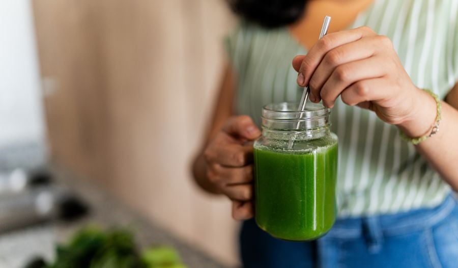 Celery Juice for Bloating, Digestion, and Skin Health