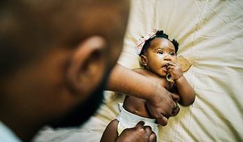 Wie Sie Windeldermatitis behandeln und vorbeugen