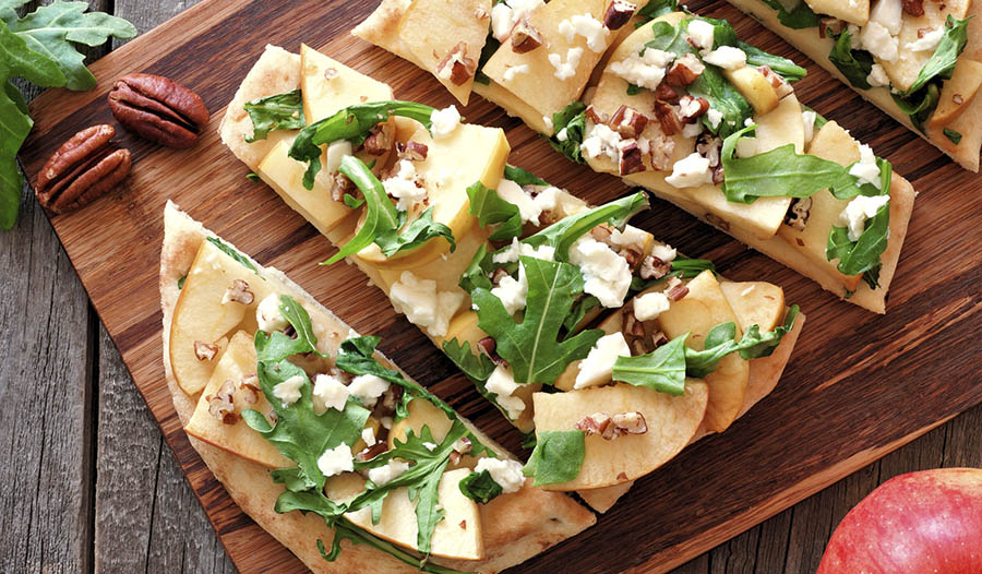 flatbread-pizza-with-apples-arugula-and-pecans