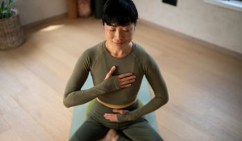 3 طرق مدهشة تؤثر بها صحة الأمعاء على الحالة المزاجية والتركيز والمناعة