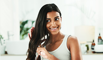 Rutina supremă de îngrijire a părului pentru păr sănătos (aprobată de dermatolog)