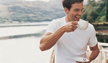 האם הרגלי הקפה שלכם תורמים לבריאותכם או פוגעים בה?