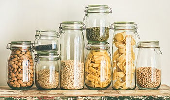 Mantenga su despensa bien surtida con estos productos esenciales para preparar comidas