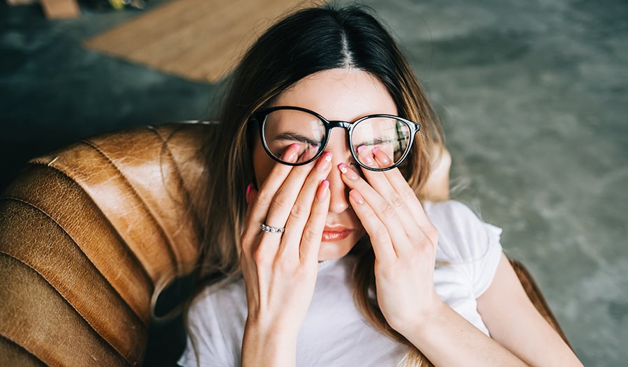Trucos naturales para tratar los ojos irritados - Vista Oftalmólogos - Safe  & Visible