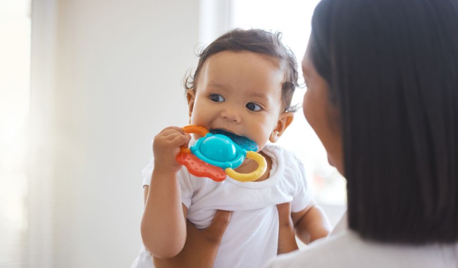 Einfache Wege zur Linderung von Zahnungsbeschwerden: Tipps von einer Apothekerin