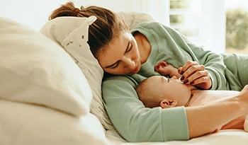 12 نصيحة للأمهات الجدد لتحسين الصحة والعافية 