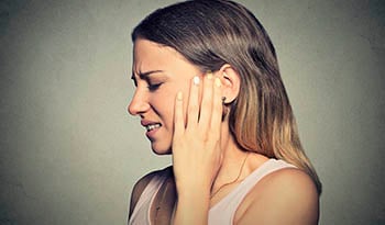 耳鸣 - 如何使用自然医学阻止响声